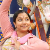 Master artist Snigdha Venkatramani trains her 2019 apprentice , 15-year-old Anagaa Nathan, in the south Indian classical dance form Bharatanatyam. Shot at the Sri Maha Kaleshwar Temple in Santa Clara on 9.9.19 by Shweta Saraswat.

Anagaa is working on a series of pieces that focus on female figures from Hindu mythology as well as female figures from contemporary life including Malala Yousafzai and Tarana Burke (who created #metoo) to showcase female power and resilience, and to reframe certain Indian figures as female role models. She engages with the creative potential of abhinaya, or the expressive and gestural part of Bharatanatyam dance, to tell the stories and embody the characters of these different female figures.