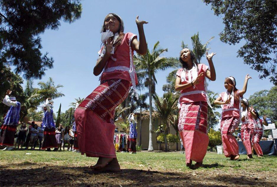 Karen high school students perform the Don dance during San Diego's World Refugee Day in 2014 (Photo: UT San Diego)