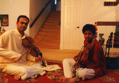 Master artist Parasuraman SunderRajan (left) and his 2008 apprentice Kiran Athreya.